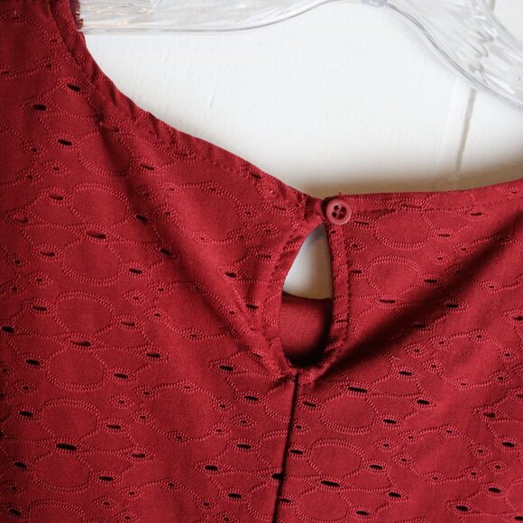 Christopher and Banks 2XL Maroon Eyelot Sleeveless Top Tank Shirt Stretchy - Picture 5 of 5